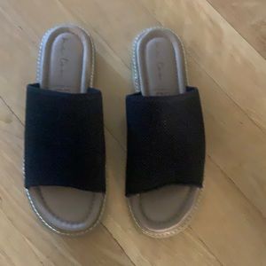 Women’s Me too black slides size 8 gently worn